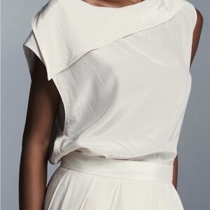 Elegant Ivory Sleeveless Dress